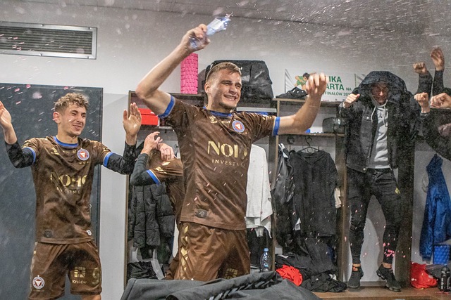 经在国际比 经在国际比